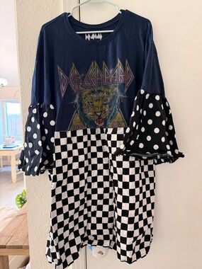 Def Leppard Graphic Mixed-Print Tunic — Navy, Black & White